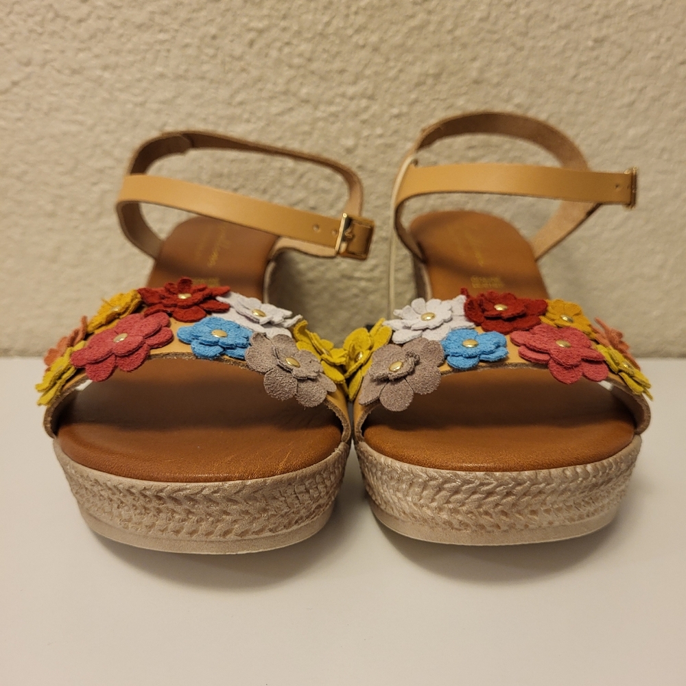 NWT Avellini Genuine Leather Floral Wedge Sandals Size 9 - Picture 6 of 11